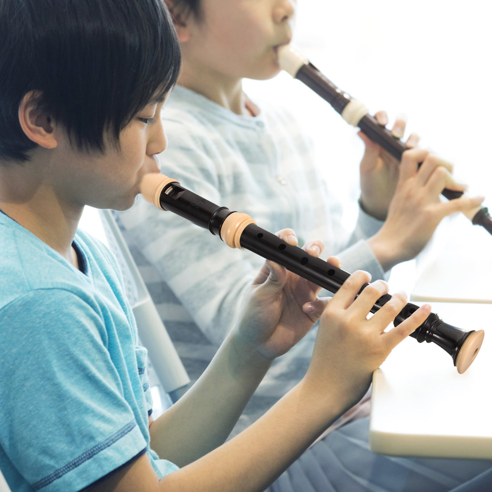 Soprano Recorder Plastic - 1セット：ドイツ製、C調、8穴のソプラノリコーダー。子供向け、初心者練習用。プラスチック製、学生用。クリーニングロッド、ケース、バッグ付き。
